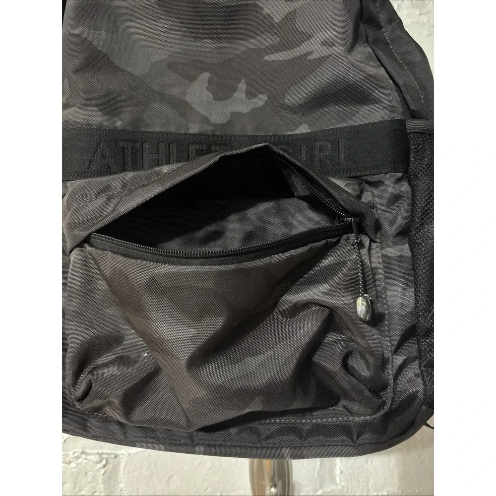 Athleta Girl, Black Camouflage‎ Backpackin Great Preowned Condition